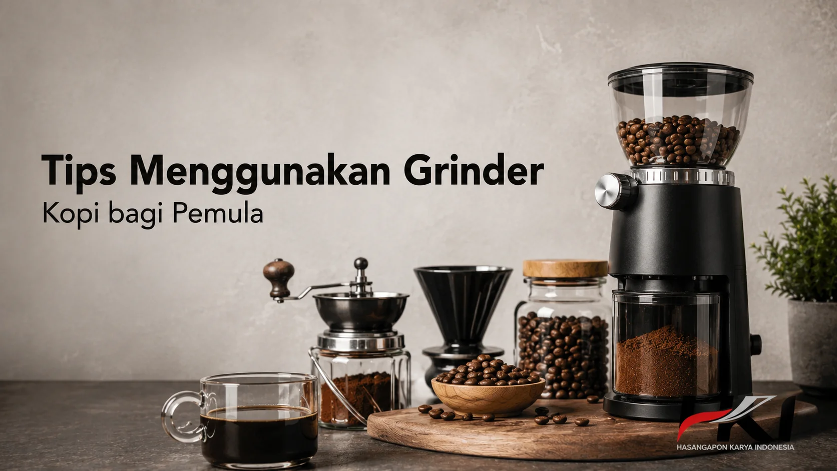 Grinder kopi manual dan elektrik dengan biji kopi sebagai ilustrasi tips menggunakan grinder kopi bagi pemula
